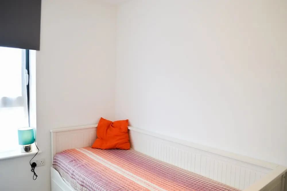 Spacious 2 Bedroom Home - photo 12