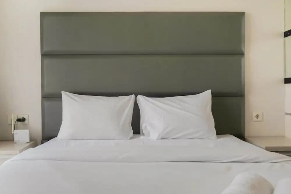 Convenient Studio Mangga Dua Apartment - photo 4