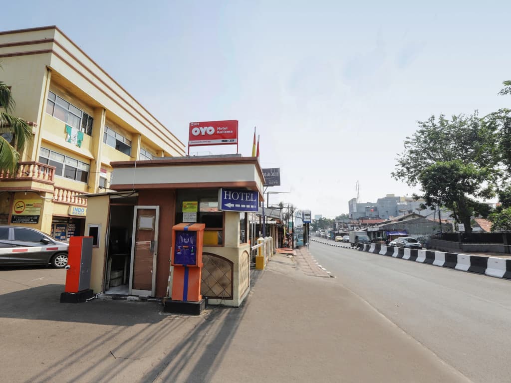 OYO 919 Hotel Kalisma Syariah Near RS Pelni - photo 28