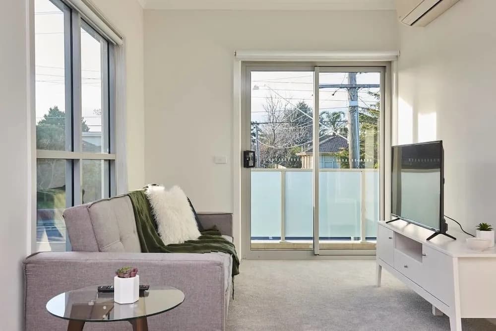 Cozy and Airy 1 Bedroom Flat - photo 2