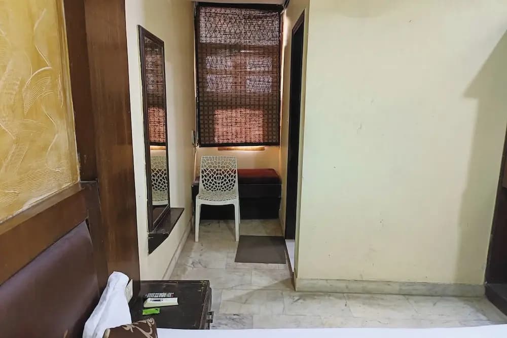 Hotel Spot Inn Paharganj Near New Delhi Railway Station - photo 11