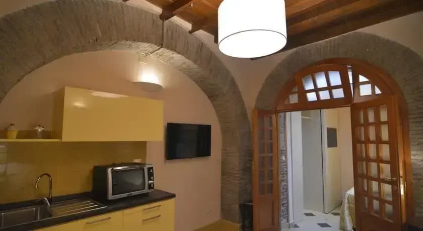 Luxury Art Apt With Terrace in Trastevere, Serviced by Hostmaker - photo 9