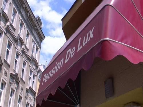 Pension De Lux - photo 1