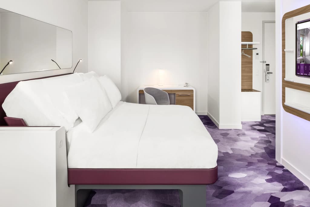 YOTEL Edinburgh - photo 26
