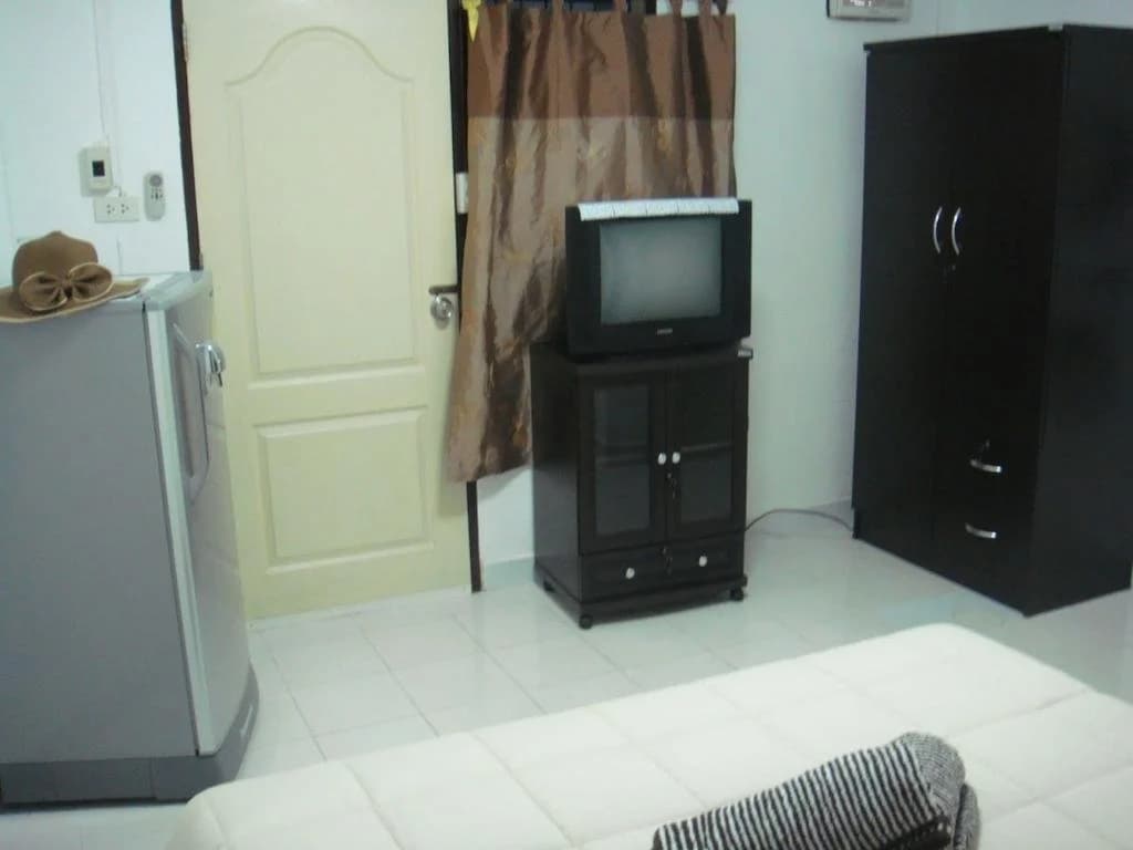 Katun's Guesthouse - photo 4
