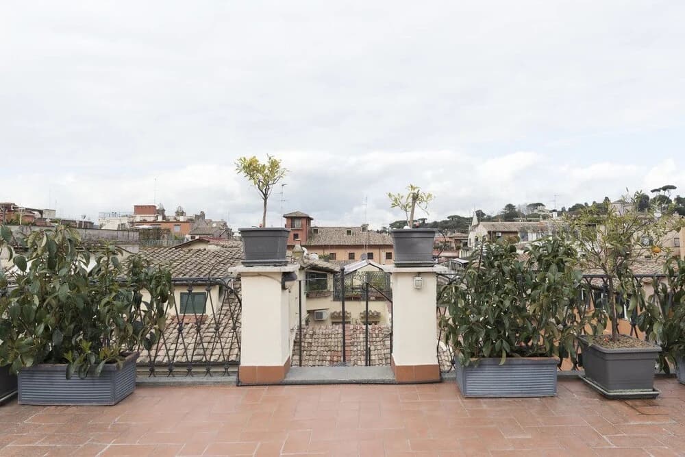 Great Terrace Flat a few Steps From Spanish Steps - photo 11