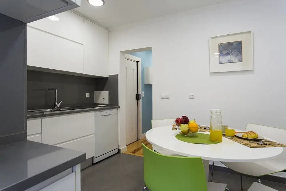 ALTIDO Urban 1-bed flat w/workspace, moments from Av. da Liberdade - photo 13