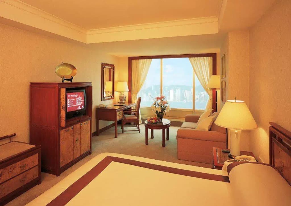 The Royal Pacific Hotel & Towers - photo 4