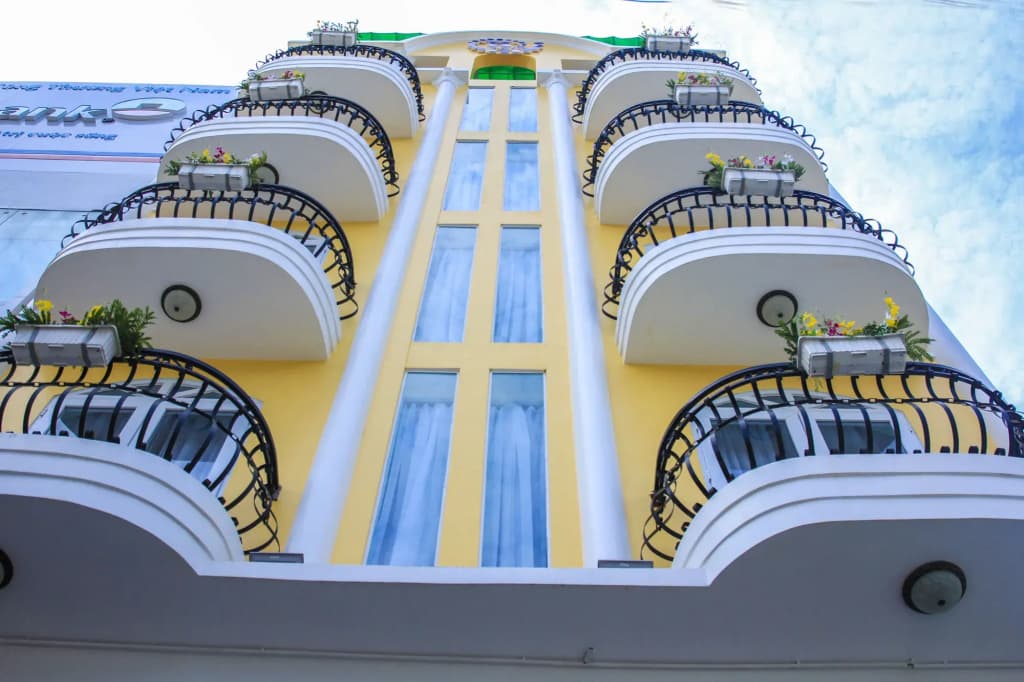 OYO 153 L&M Hotel - photo 1