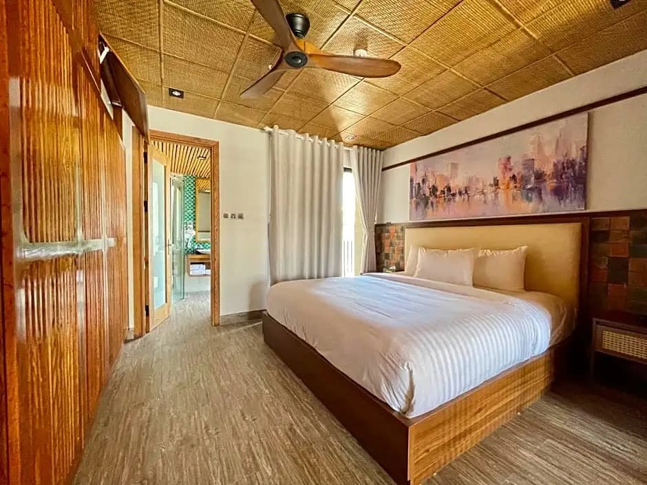 Luk Inn Hotel - photo 3