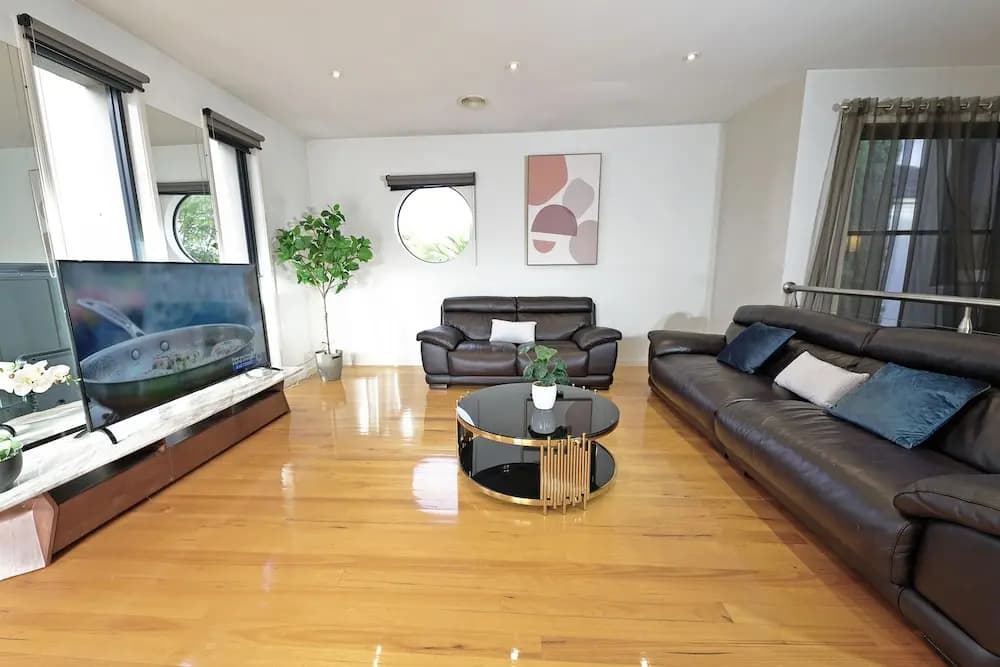 Luxury 7BRM Lakeside BigHouse Point Cook - photo 3