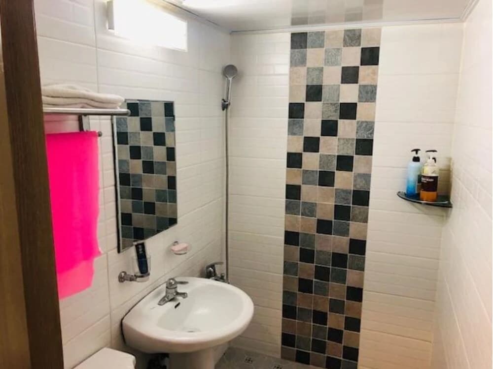 Bobos Motel - photo 12