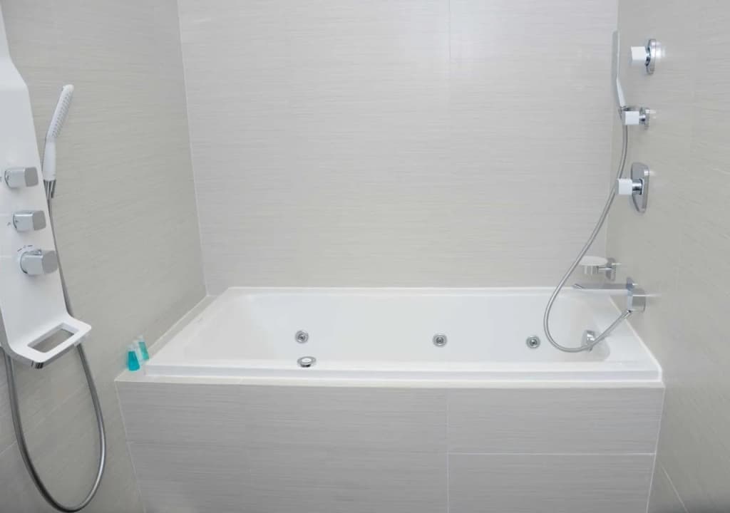 Airport Beach Hotel - photo 9