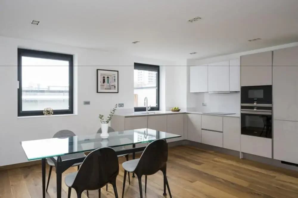 King's Cross Luxury 2BR Suites by Sonder - photo 10