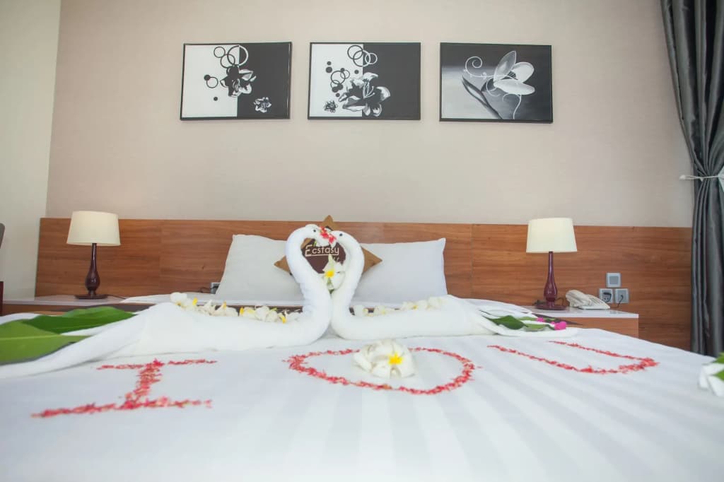 Ecstasy Hotel - photo 5