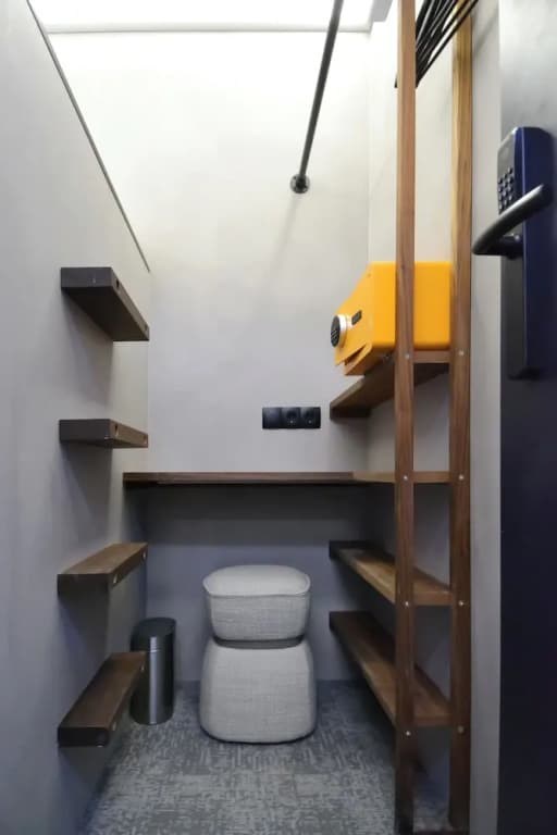 The Hyve Capsule hostel Amsterdam - photo 11