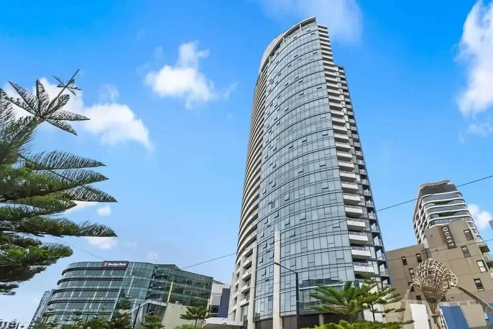 A 2BR Apt With Amazing Harbor Views, Free Parking - photo 1