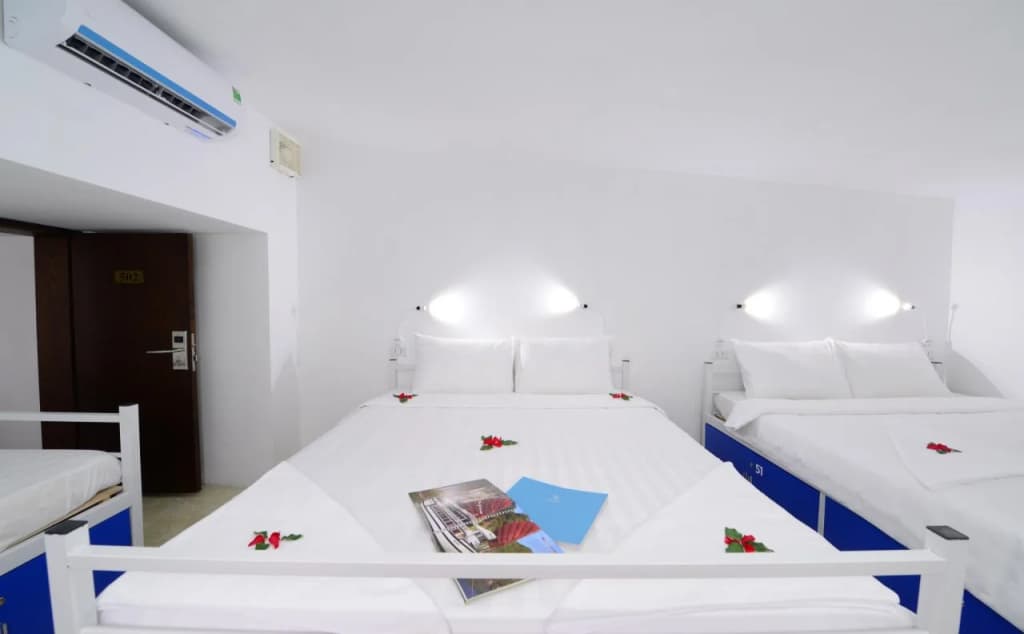 Pillow Backpacker Hostel - photo 2