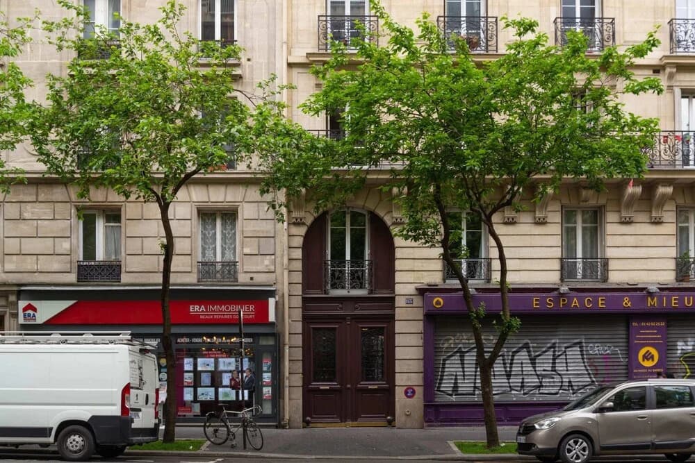 Typical Parisian Apartment Near "Le Palais des Glaces" - main photo
