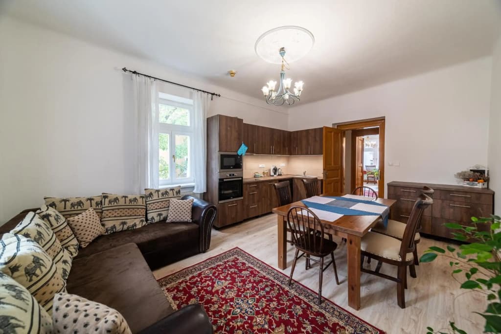 Historic Villa Apartments - photo 2