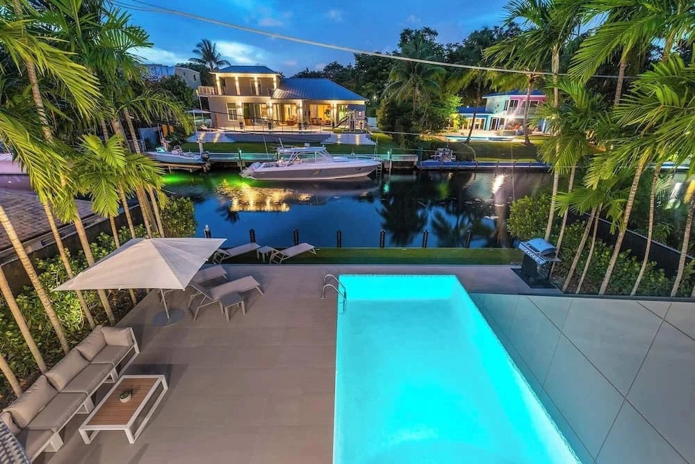 Villa Haven by Rove 4BR Waterfront W/pool & Gym - photo 15