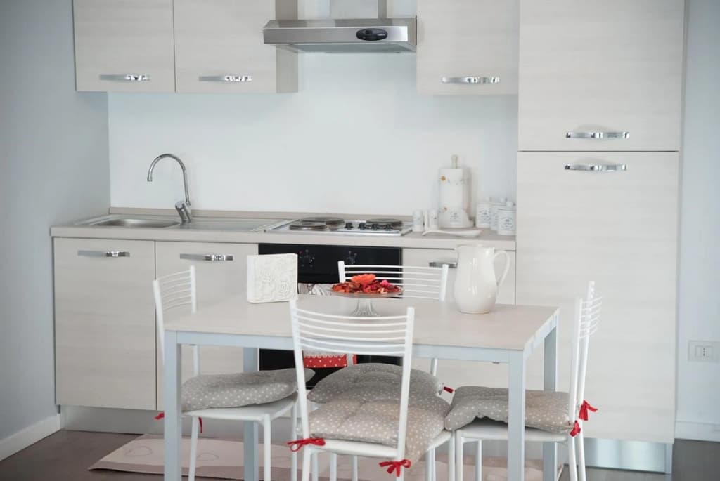 Red Line Apartments - photo 18
