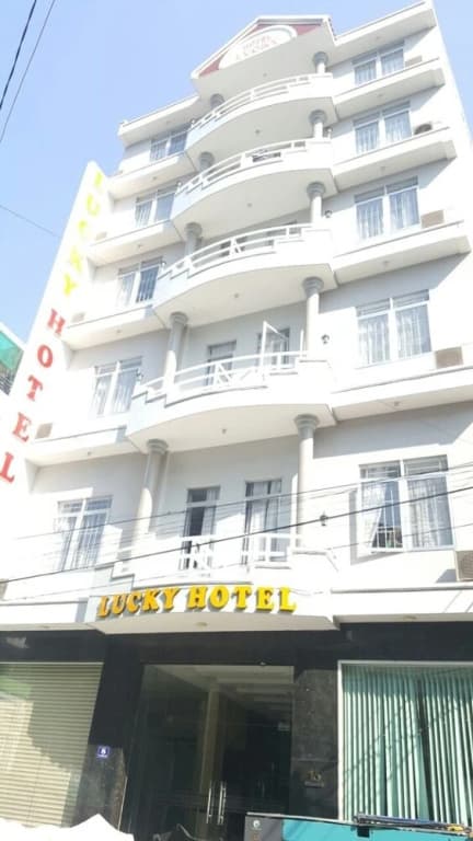 Lucky Hotel - photo 1