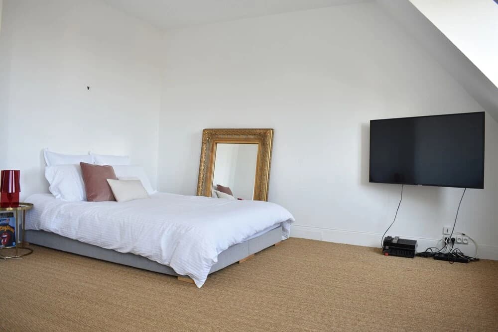1 Bedroom Apartment Near Champs Elysee - photo 4