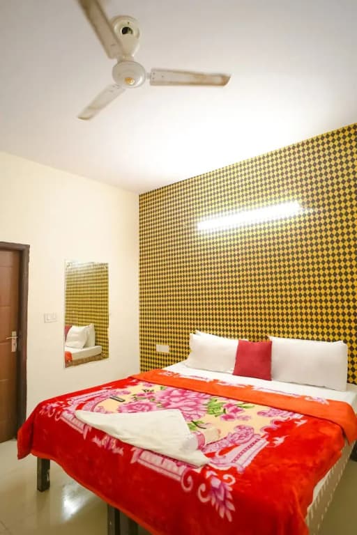 Roomshala 037 Honey Inn - photo 4