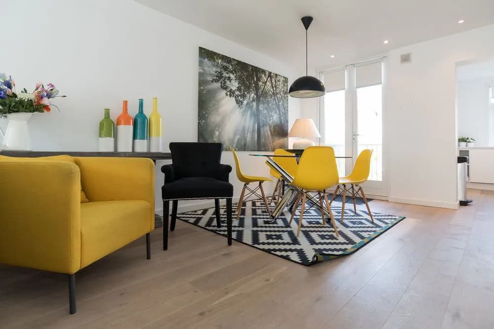 Ruby van Gogh Apartments - photo 3