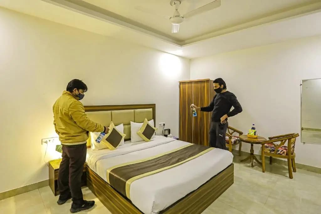 Fabhotel White House Bnb - photo 20