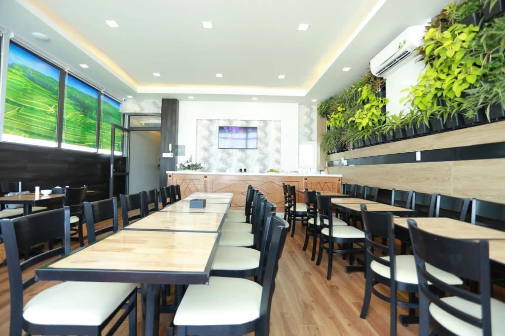 Vivian Hotel Saigon Airport - photo 17