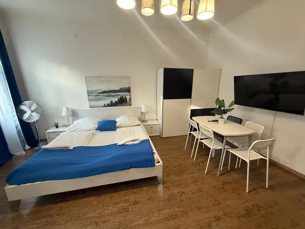 Modern 2BR Flat 10 Min to Westbahnhof - photo 1