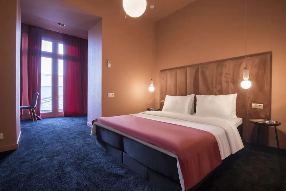 HB Freeze Inn Hotel - photo 4