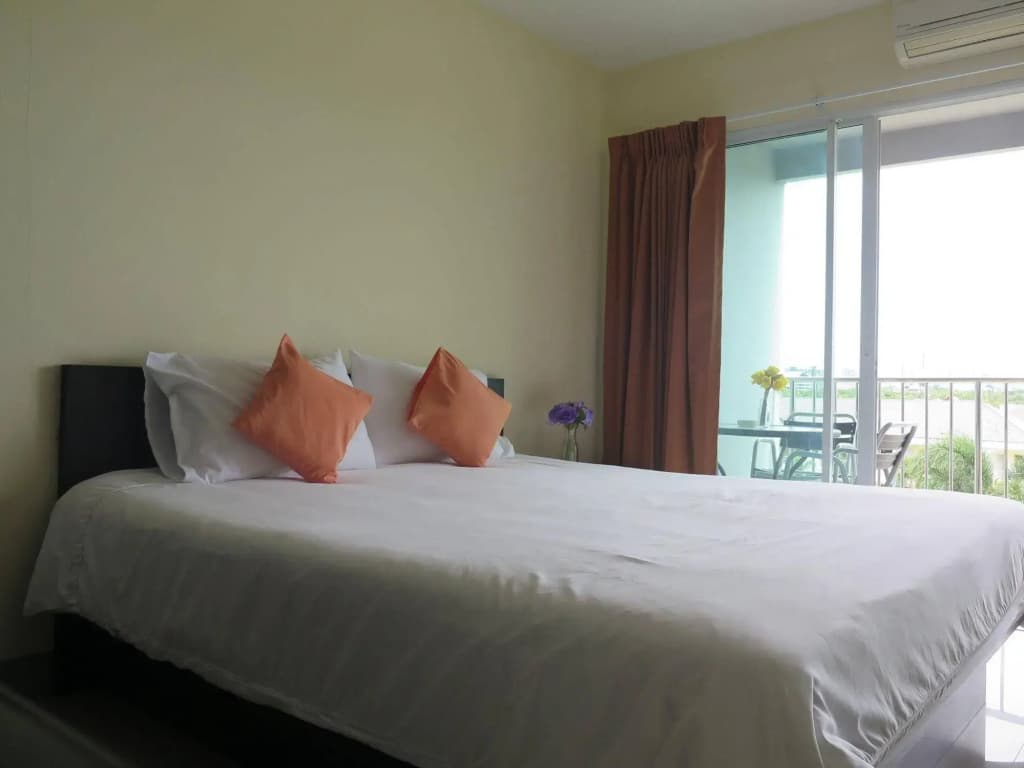 OYO 829 Royal Thai Residence - photo 3