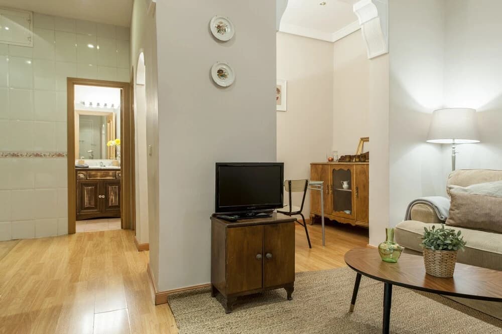 Apartamento Palacio Real IV - photo 2