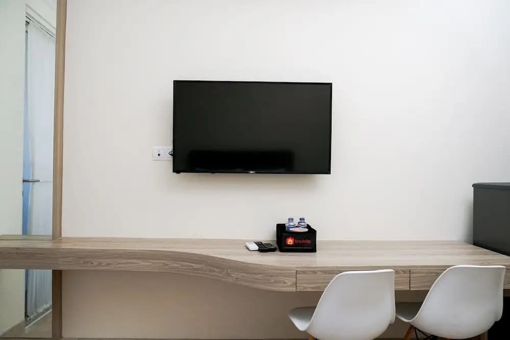 Trendy Studio at Menteng Park Apartment - photo 2