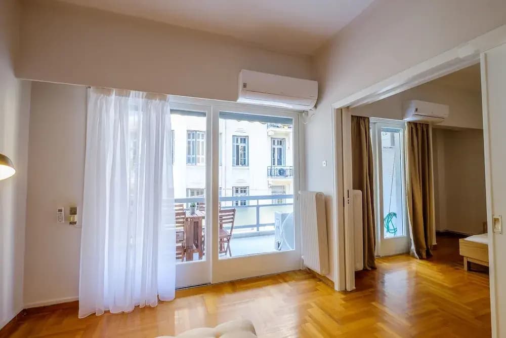 Olala Kolonaki Chic & Spacious 3BR Flat w/ balcony - photo 3