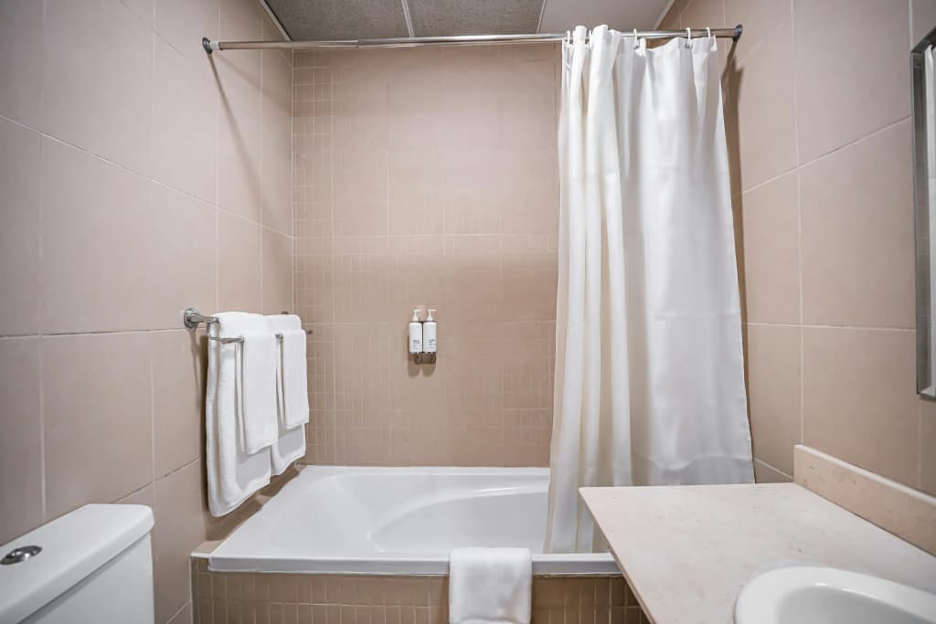 Kingsgate Hotel Doha by Millennium Hotels - photo 8