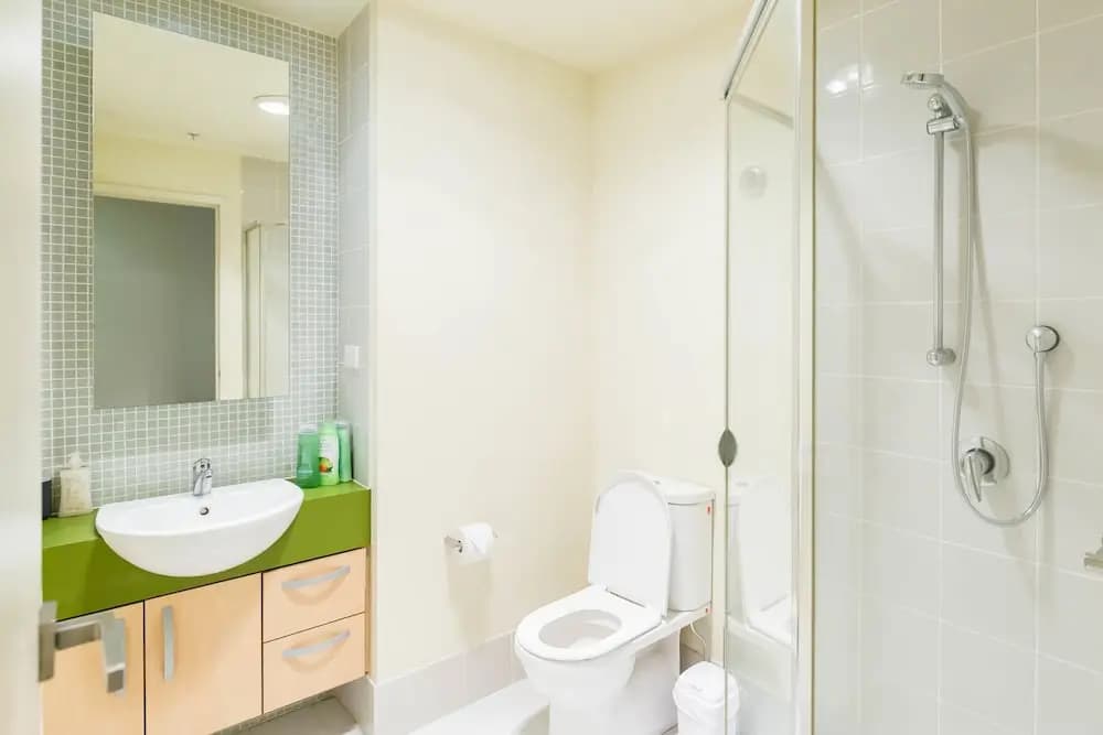 EMILY, Carlton Studio Apartment - photo 8