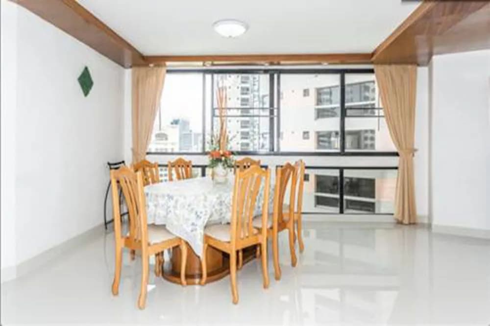 Ebony Towers At Parkview - photo 3