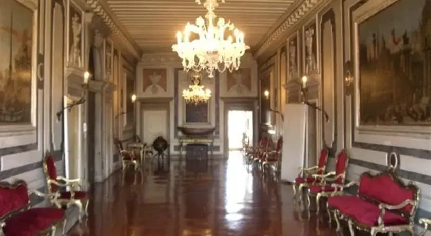 Luxurious Palace in Venice - photo 2