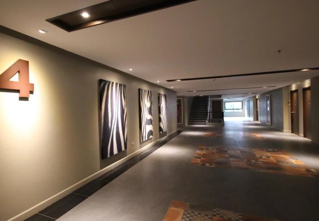 Season Five Hotel - photo 9