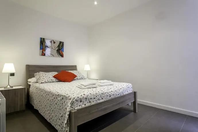 Habitat Apartments Comtal - photo 2