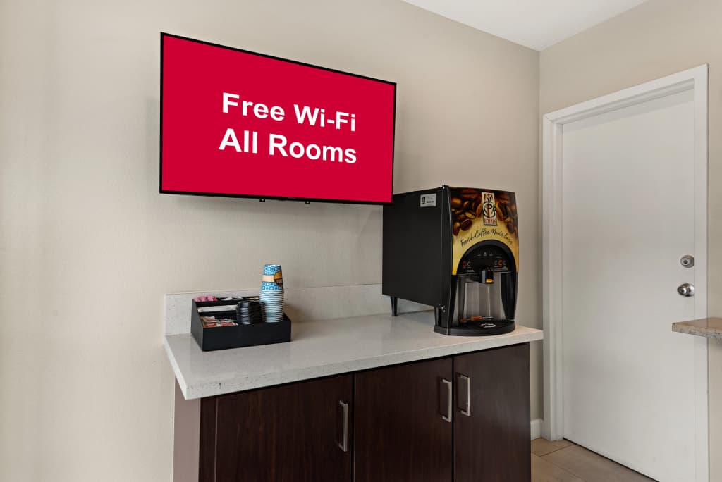 Red Roof Inn Los Angeles - Wilmington, CA - photo 11