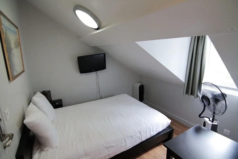 Hotel Le Cantal - photo 2