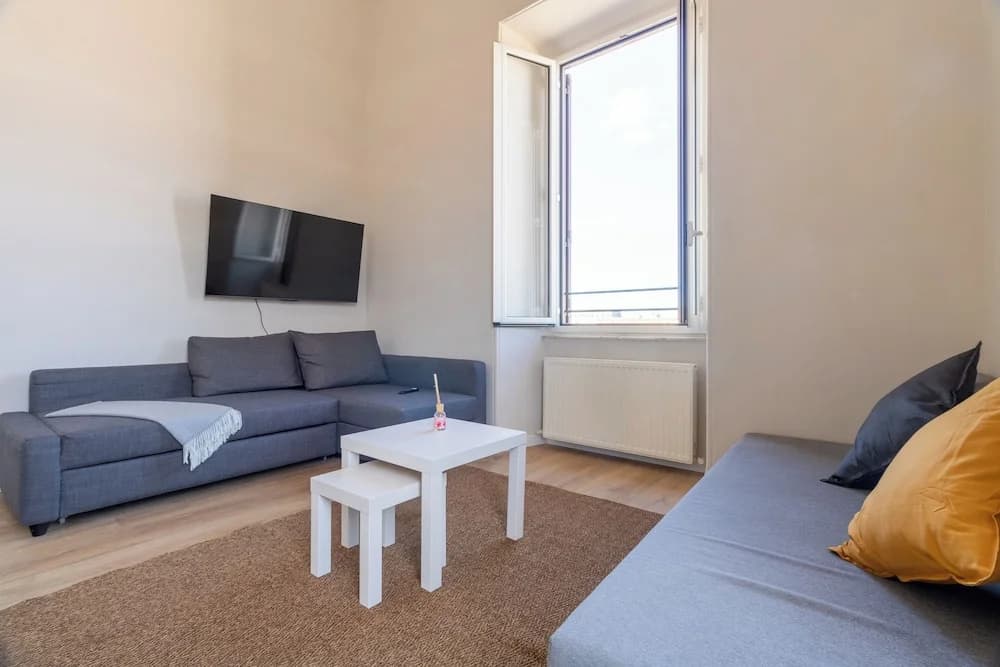 Joe Litty Guesthouse - photo 12