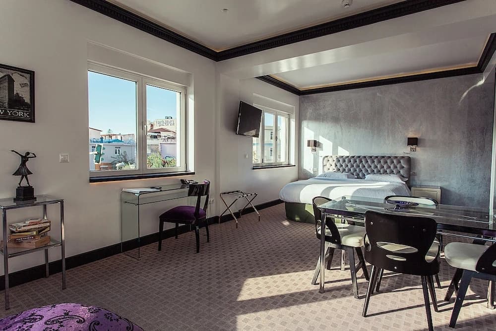 Andromeda Downtown Suites - photo 5