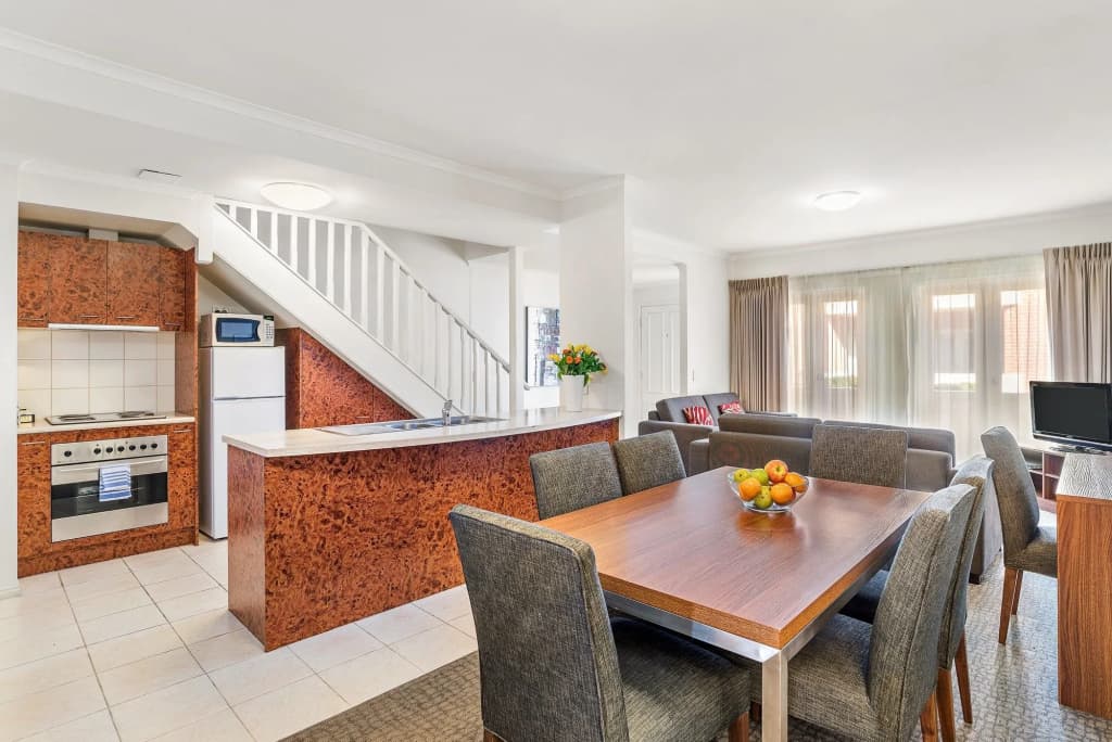 MainStay Suites Kew - photo 18
