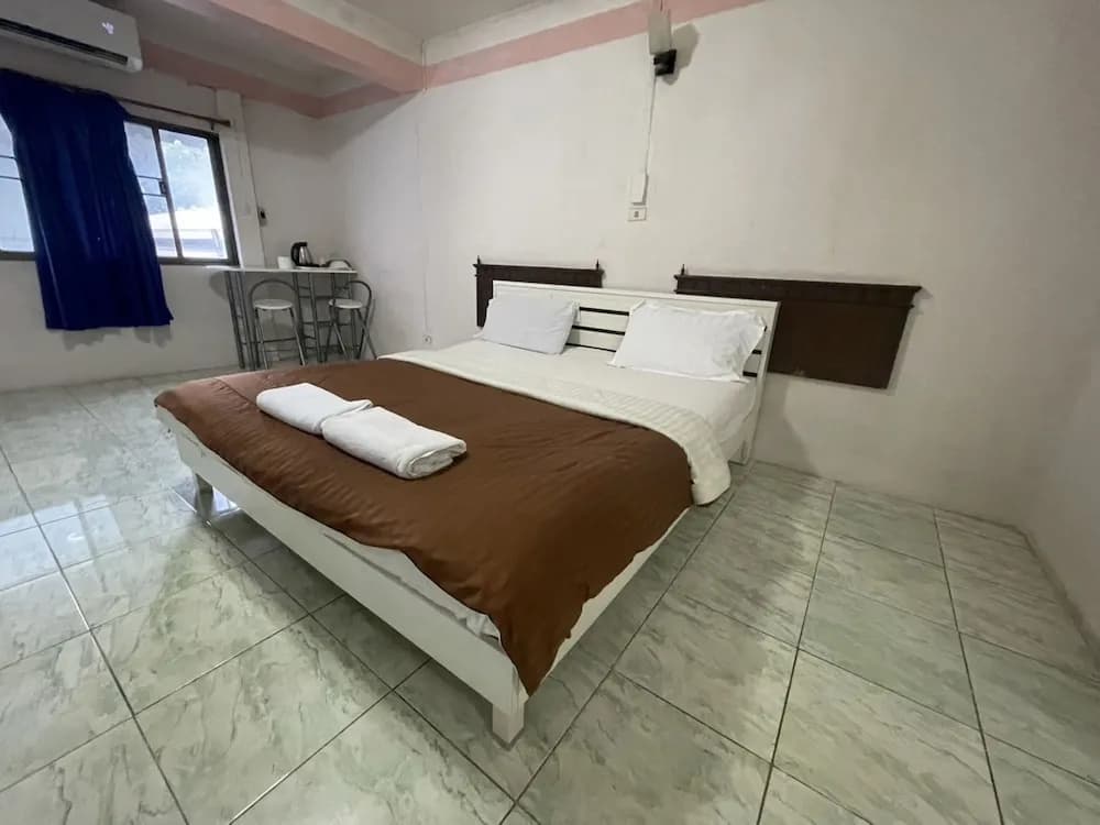 OYO 75494 President Apartment - photo 6
